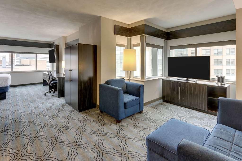Doubletree By Hilton St. Louis Forest Park Room photo